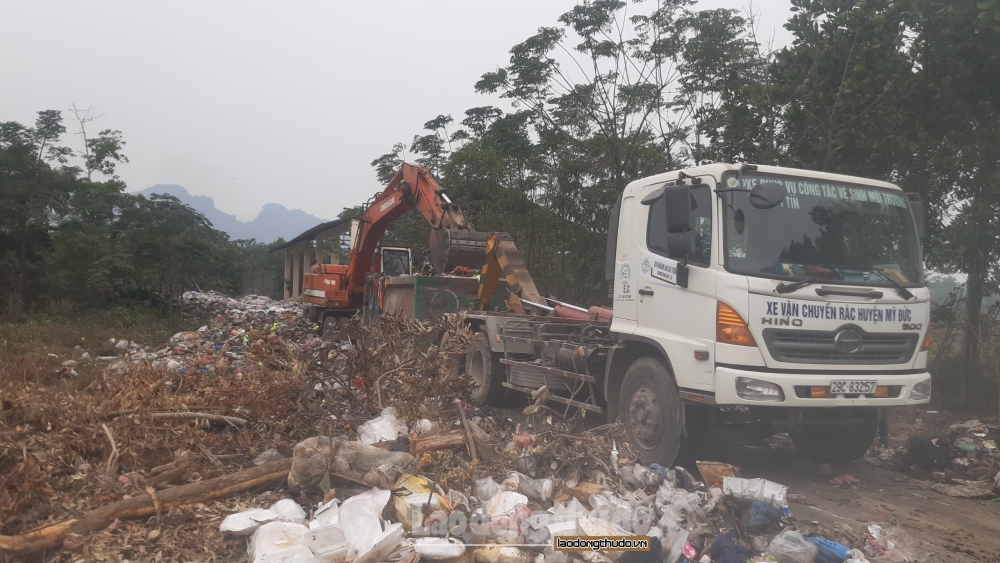 Hà Nội: Phối hợp xử lý rác thải tồn đọng trên một số địa bàn