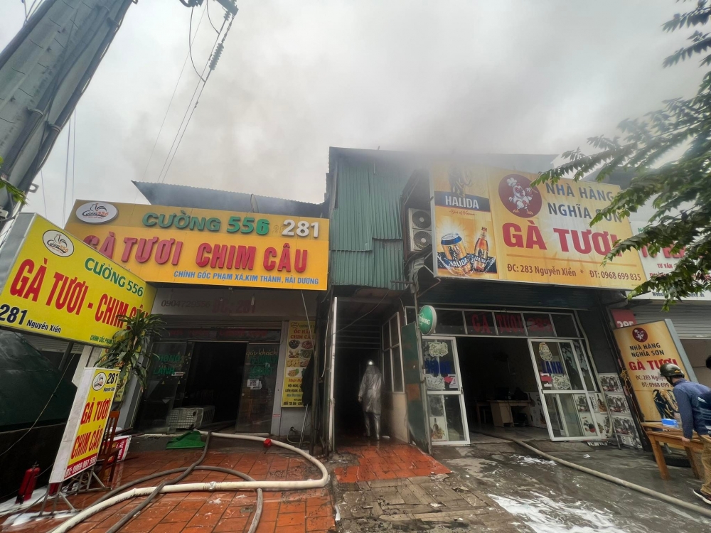 Kịp thời khống chế đám cháy trên đường Nguyễn Xiển