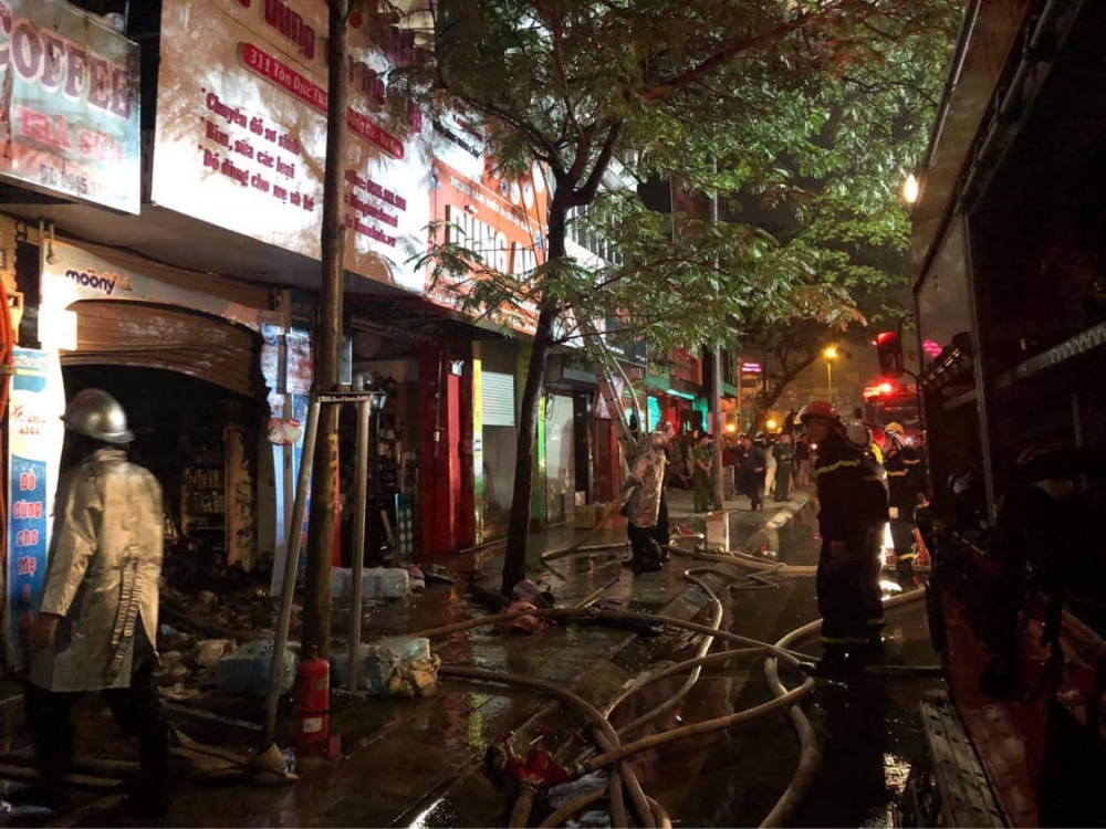 Cháy cửa hàng đồ sơ sinh trên phố Tôn Đức Thắng, 4 người trong gia đình tử vong