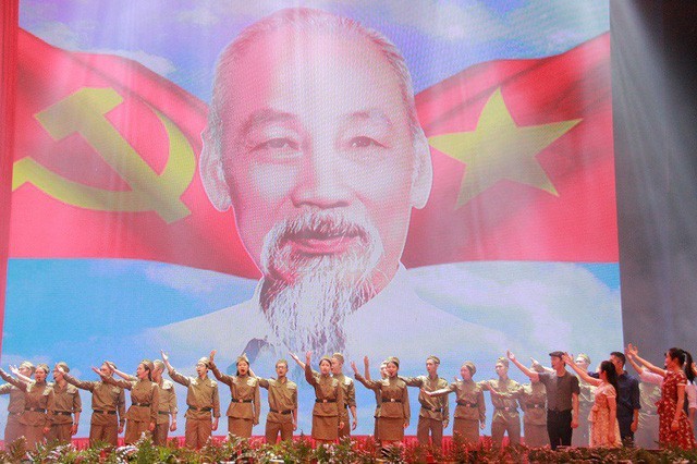 Tổ chức cầu truyền hình Lễ kỷ niệm 130 năm ngày sinh Chủ tịch Hồ Chí Minh
