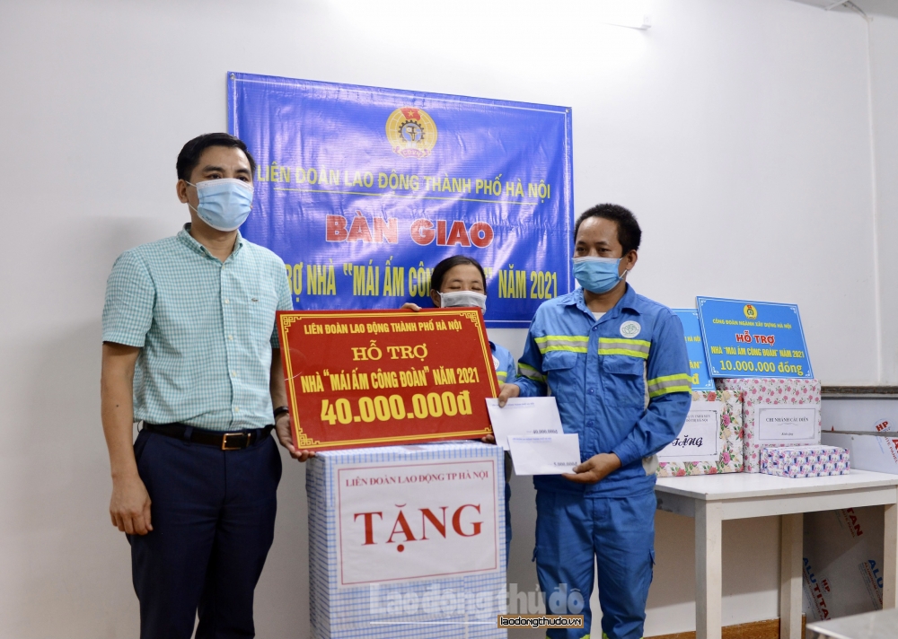 Trao hỗ trợ "Mái ấm Công đoàn" cho đoàn viên Công đoàn ngành Xây dựng Hà Nội