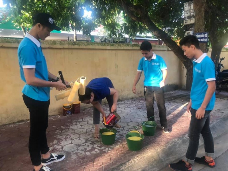 Thanh niên phường Nghĩa Tân ra quân giữ gìn vệ sinh môi trường