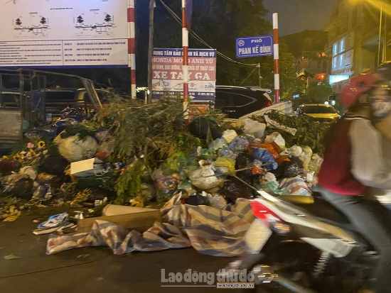 Hà Nội: Phân luồng rác thải ứng phó sự cố tại khu liên hợp xử lý rác thải Nam Sơn