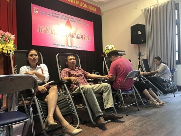Đoàn cơ quan LĐLĐ thành phố Hà Nội hưởng ứng ngày hội hiến máu năm 2018