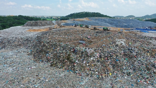 Khắc phục mùi hôi thối gây ô nhiễm tại khu xử lý rác Sóc Sơn