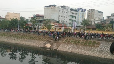 Hà Nội: Phát hiện thi thể nam thanh niên trên sông Tô Lịch