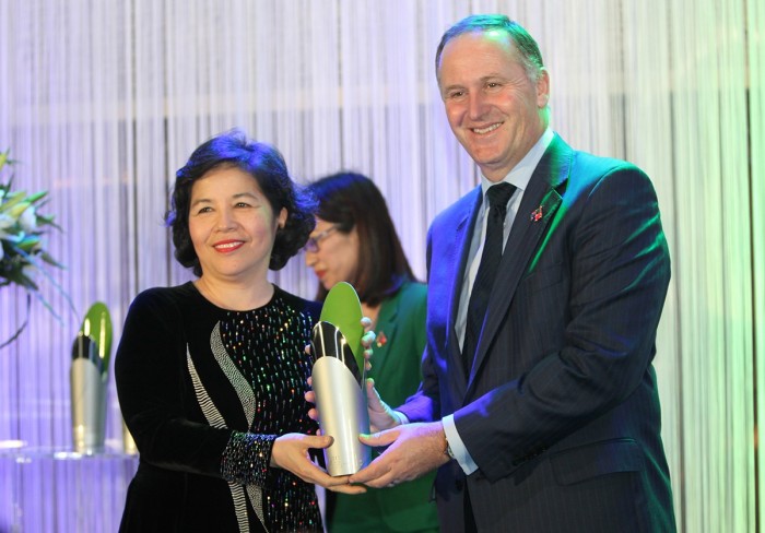 Thủ tướng New Zealand trao thưởng New Zealand ASEAN cho bà Mai Kiều Liên
