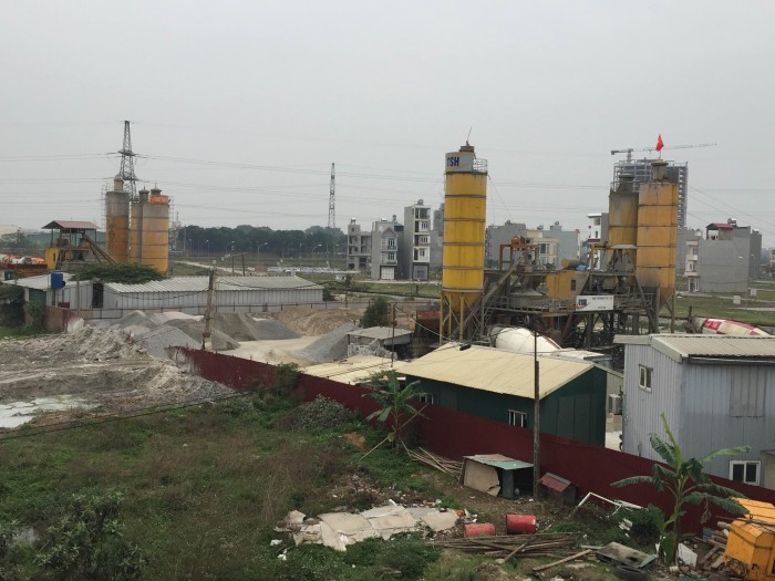 Hà Nội: Biến đất trường Đại học thành nhà máy trộn bê tông