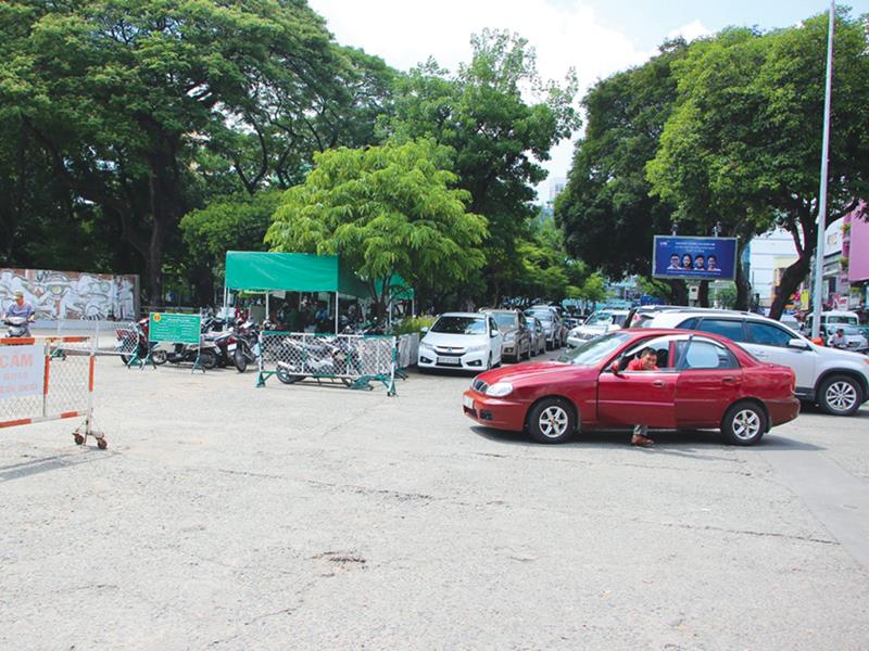 Hà Nội: Thu hồi các bãi đậu xe chậm triển khai