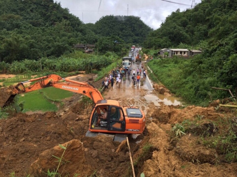 8 người thương vong, mất tích do mưa lũ, sạt lở đất