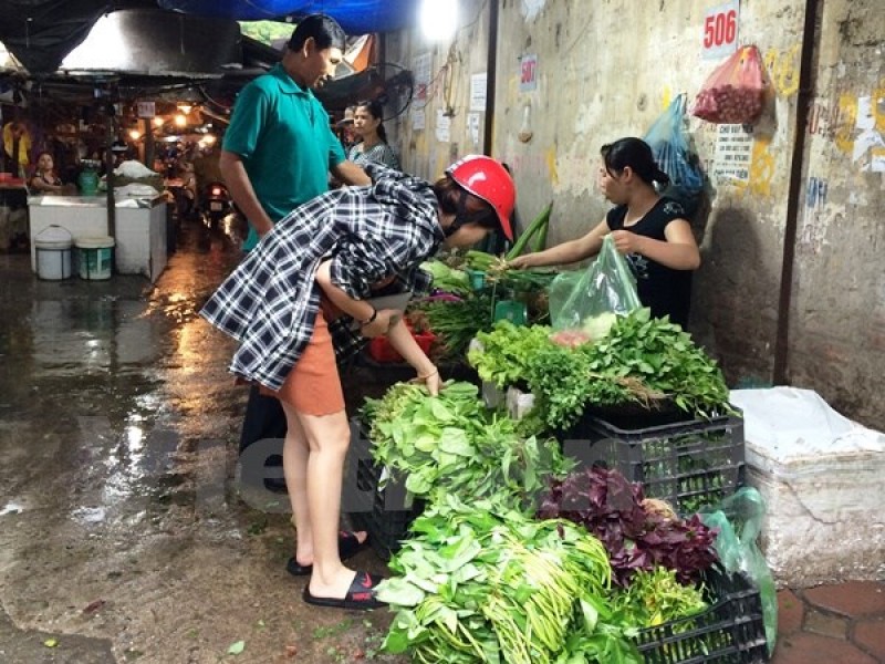 Hà Nội: Giá rau, thực phẩm tăng mạnh do ảnh hưởng mưa bão