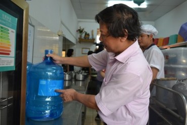 Hậu kiểm tra các cơ sở sản xuất nước uống đóng chai vi phạm