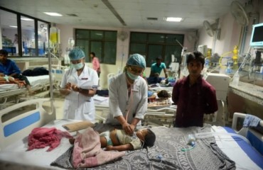 Hàng chục trẻ sơ sinh tại Ấn Độ tử vong do thiếu bình thở ôxy