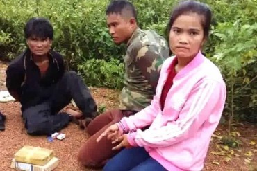 Bắt giữ 5 đối tượng người Lào vận chuyển 12.000 viên ma túy tổng hợp