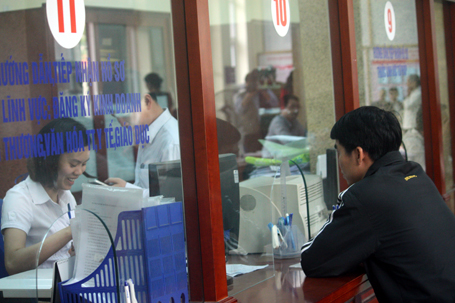 can bo cong chuc ha noi phai han che dung tieng dia phuong