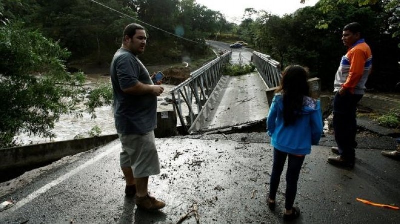 Siêu bão Otto đổ bộ vào Costa Rica, ít nhất 34 người thương vong