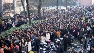 Hơn 1.000 người nộp đơn xin một công việc nhà nước ở Trung Quốc