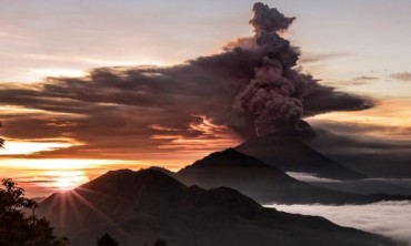Indonesia nâng báo động núi lửa ở Bali lên mức cao nhất