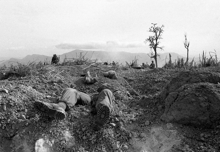 Xác lính Mỹ ở đồi 689, phía Tây Khe Sanh tháng 4/1968.