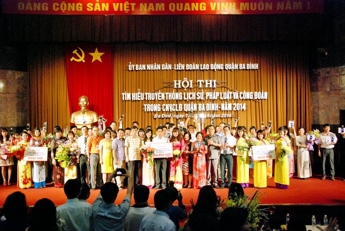 Hội thi “Đảng quang vinh và Bác Hồ kính yêu với CNVCLĐ quận Ba Đình”