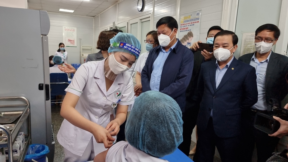 Hà Nội đã tiêm vắc xin Covid-19 cho gần 6.700 người