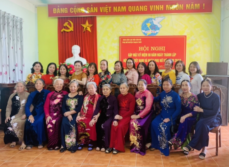 Nữ đoàn viên, người lao động huyện Thạch Thất sôi nổi hưởng ứng “Tuần lễ áo dài”  2022