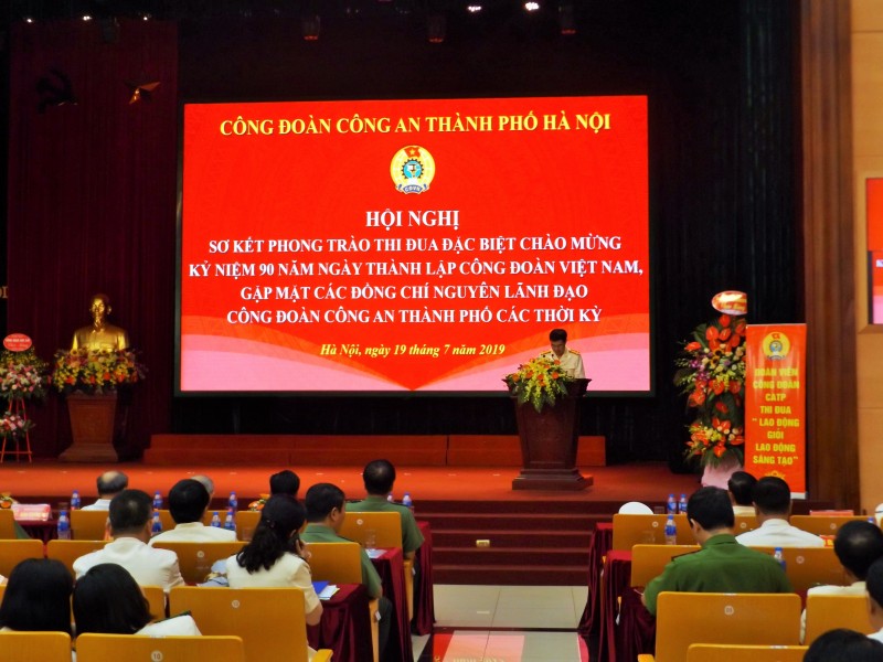 Nhiều hoạt động ý nghĩa kỷ niệm 90 năm thành lập Công đoàn Việt Nam