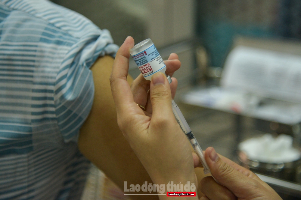 Hà Nội bắt đầu chiến dịch tiêm chủng vắc xin phòng Covid-19