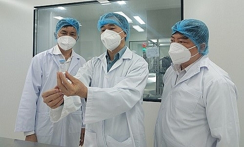 Sớm có vắc xin “Made in Việt Nam” để chủ động bảo vệ sức khỏe người dân