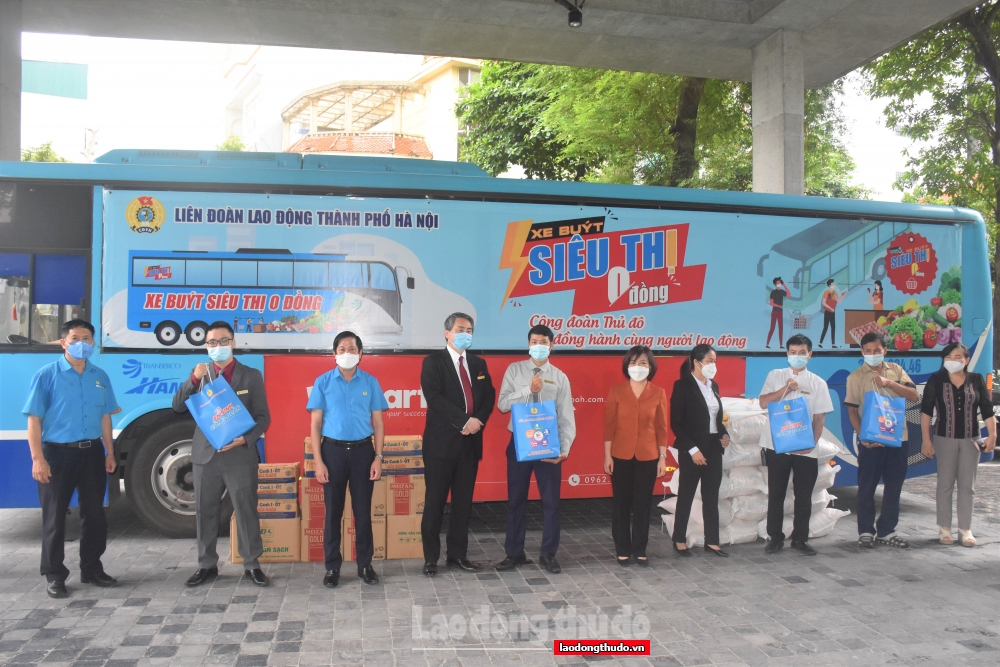 LĐLĐ thành phố Hà Nội trao 500 “Túi An sinh Công đoàn” đến đoàn viên, người lao động quận Tây Hồ