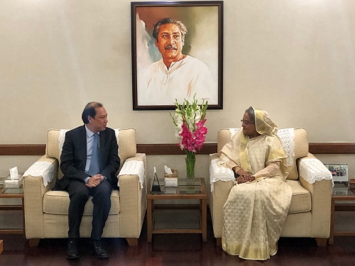 Đặc phái viên của Thủ tướng Chính phủ thăm Bangladesh