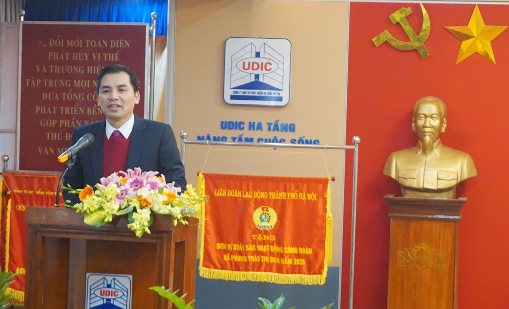 Công đoàn Tổng Công ty UDIC được Liên đoàn Lao động thành phố tặng Cờ thi đua xuất sắc
