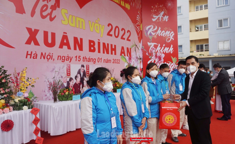 Chùm ảnh: Công nhân Thủ đô vui đón “Tết sum vầy - Xuân Bình an” năm 2022