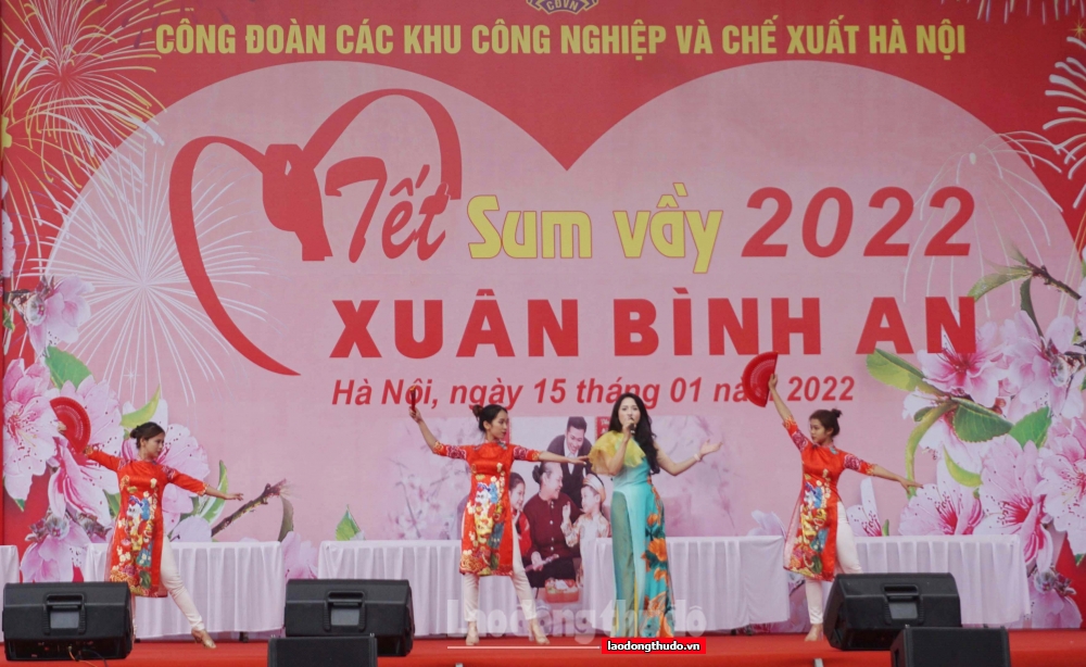 Chùm ảnh: Công nhân Thủ đô vui đón “Tết sum vầy - Xuân Bình an” năm 2022