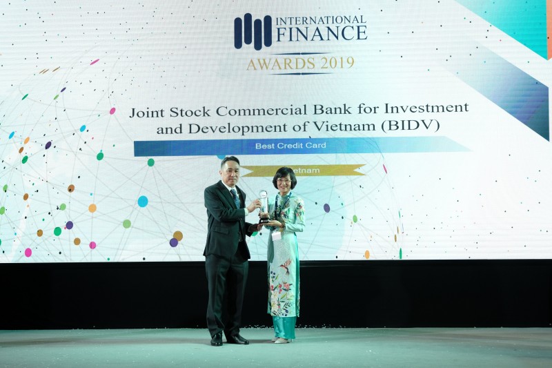 BIDV nhận giải thưởng “Thẻ tín dụng tốt nhất Việt Nam” 4 năm liên tiếp
