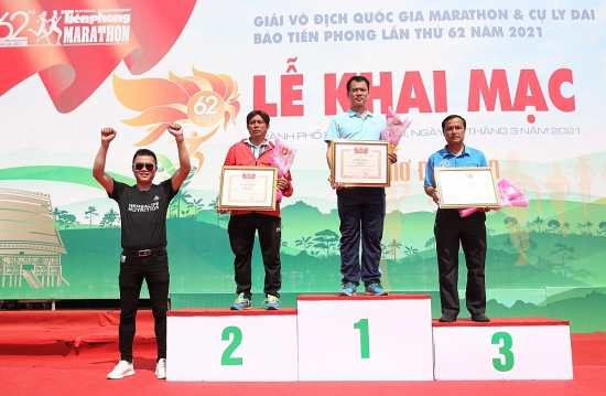 Gần 5.000 người tham gia Giải Vô địch quốc gia marathon và cự ly dài Tiền Phong Marathon