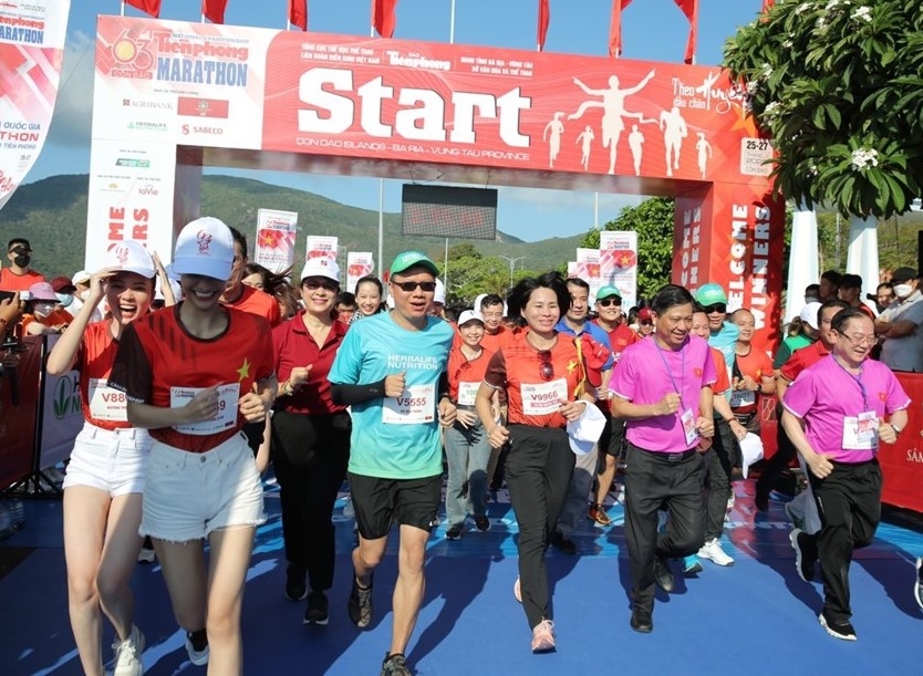 Khoảng 3.700 người tham gia Giải Vô địch quốc gia Marathon và cự ly dài báo Tiền Phong lần thứ 63