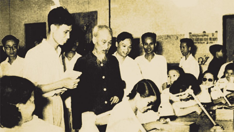 55 nam nguoi rang dong van khac sau nhung loi bac day