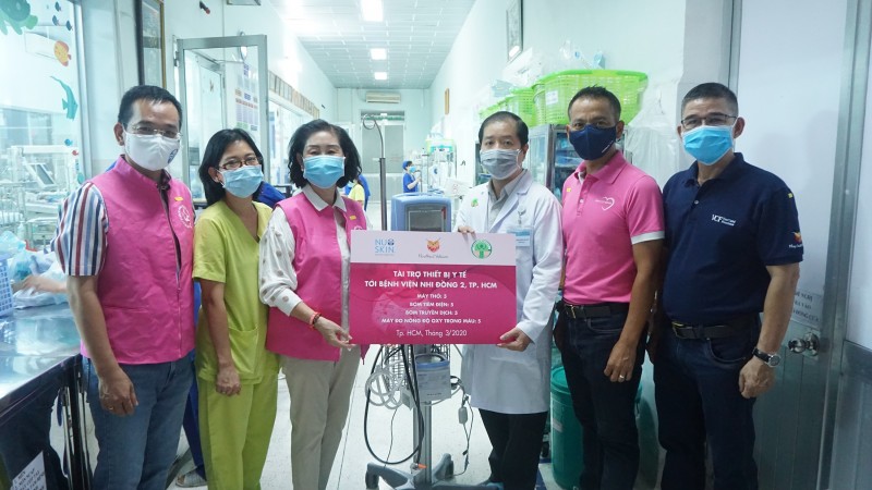 Nu Skin Việt Nam tặng thiết bị và khẩu trang y tế tới Bệnh viện Nhi Đồng 2