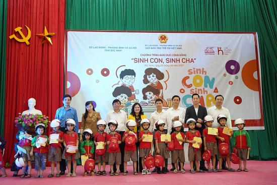 Chương trình “Sinh con, sinh cha” tiếp cận hơn 300 phụ huynh và trẻ mầm non tỉnh Bắc Ninh