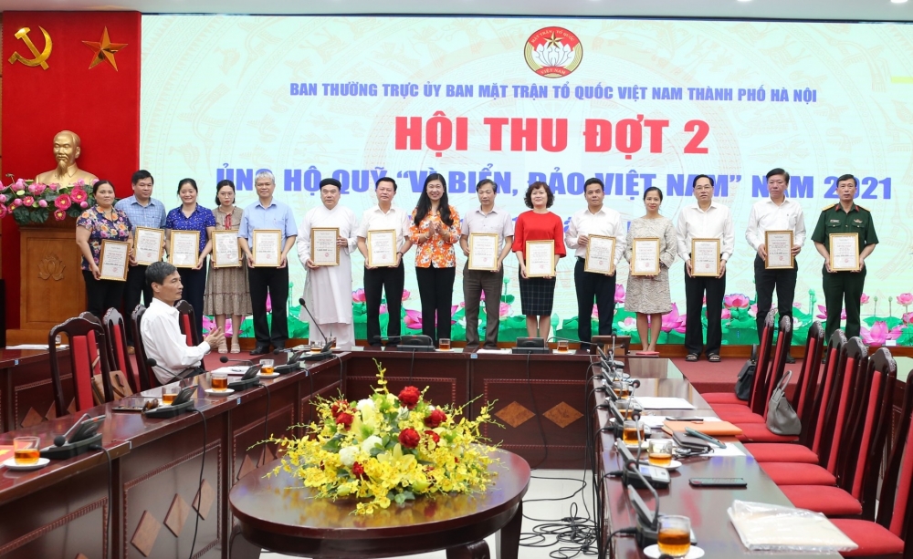Hà Nội: Tiếp nhận thêm 23,7 tỷ đồng ủng hộ Quỹ “Vì biển, đảo Việt Nam”