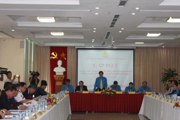 Đoàn Chủ tịch Tổng LĐLĐVN gặp đại biểu dự “Vinh quang Việt Nam”