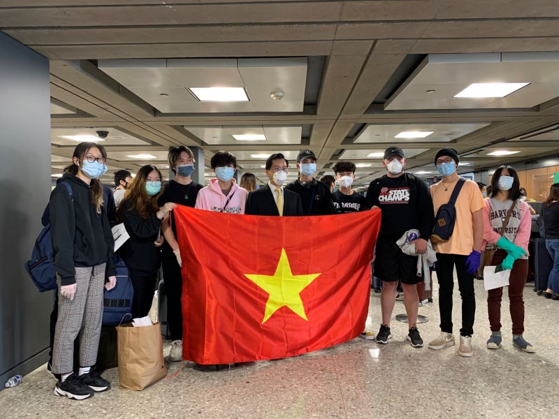 Việt Nam tiếp tục thực hiện các chuyến bay đón công dân từ vùng dịch về nước