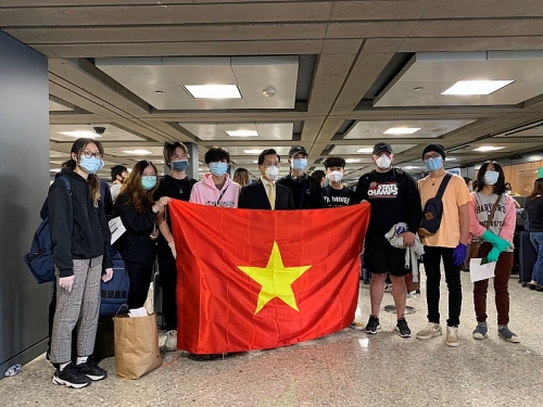 Việt Nam tiếp tục thực hiện các chuyến bay đón công dân từ vùng dịch về nước