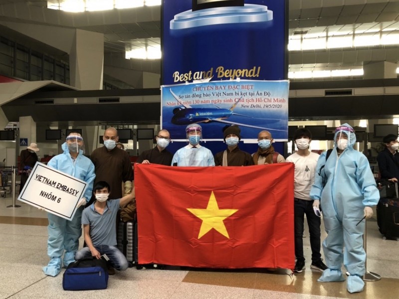 Đón 340 công dân Việt Nam từ Ấn Độ về nước an toàn