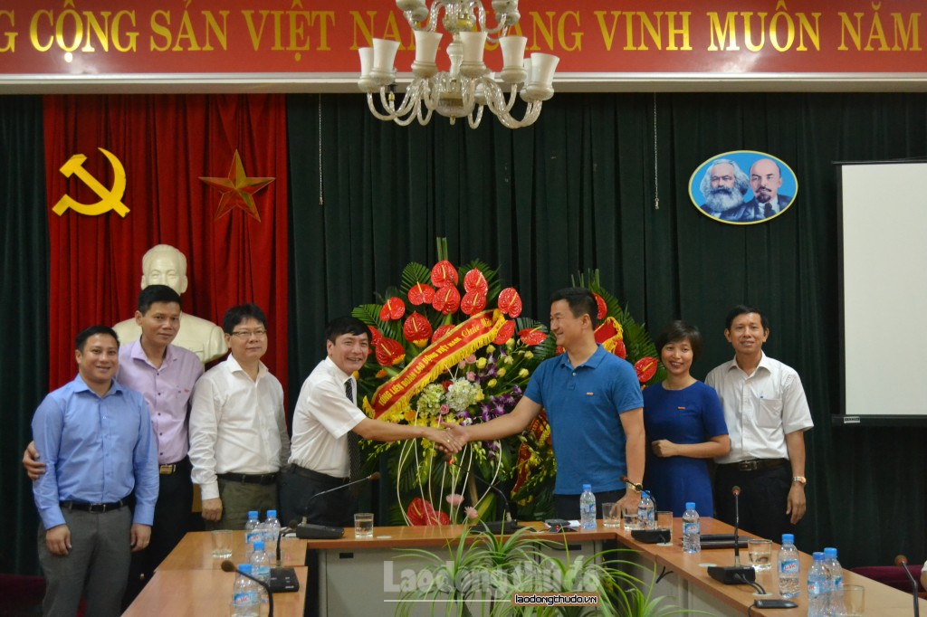 bao chi luon san sang sat canh cung to chuc cong doan viet nam