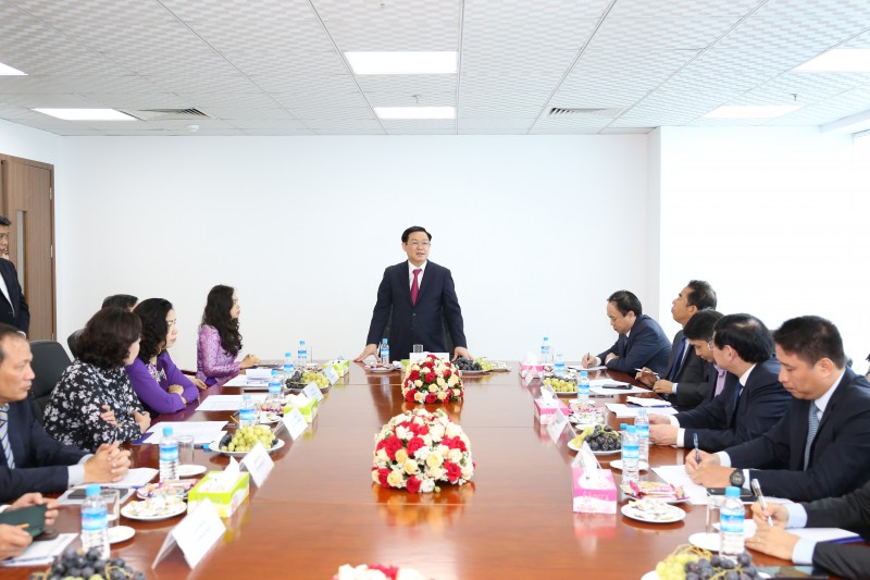 Phó Thủ tướng Chính phủ Vương Đình Huệ thăm Chi nhánh BIDV Yangon