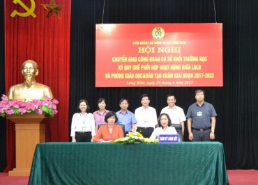 LĐLĐ quận Long Biên: Tiếp nhận thêm 89 CĐCS khối trường học