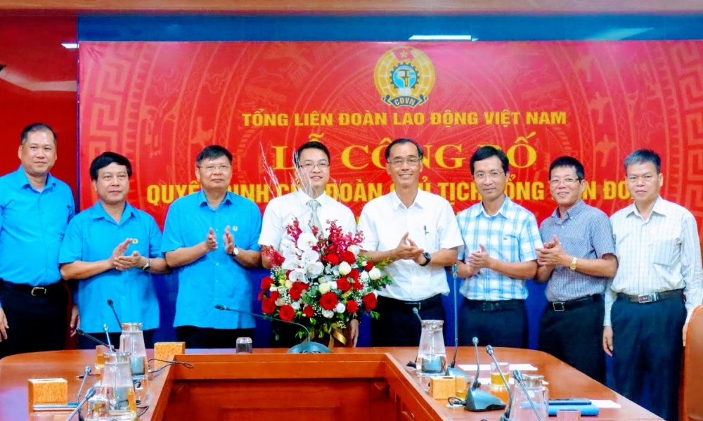 Tổng Liên đoàn Lao động Việt Nam công bố quyết định bổ nhiệm Phó Trưởng Ban Tài chính