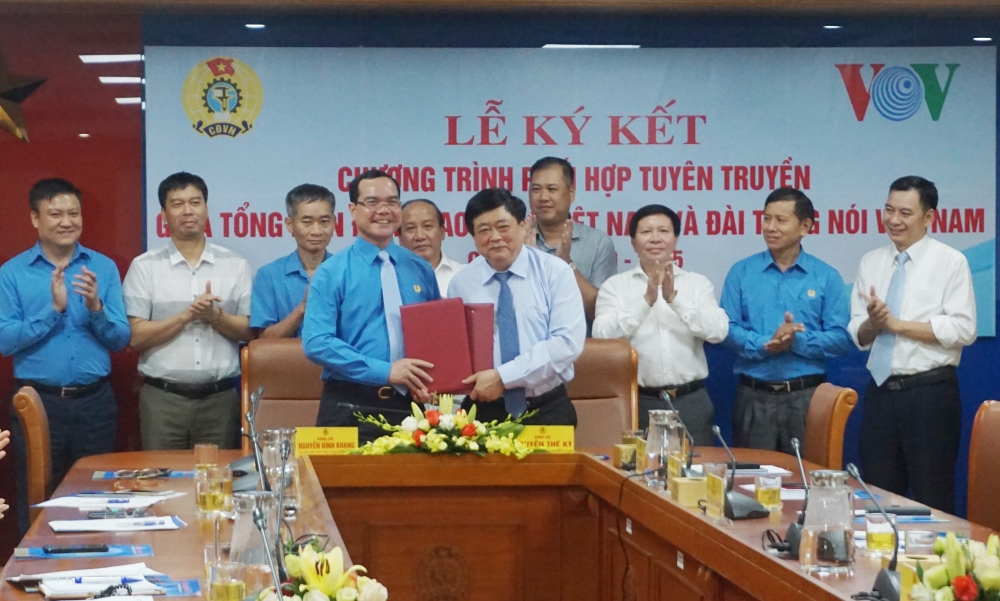 Tổng Liên đoàn và Đài Tiếng nói Việt Nam ký kết hợp tác, đẩy mạnh truyền thông về Công đoàn